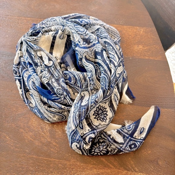 ETRO Blue and White Paisley 100% Silk Scarf - Picture 11 of 17